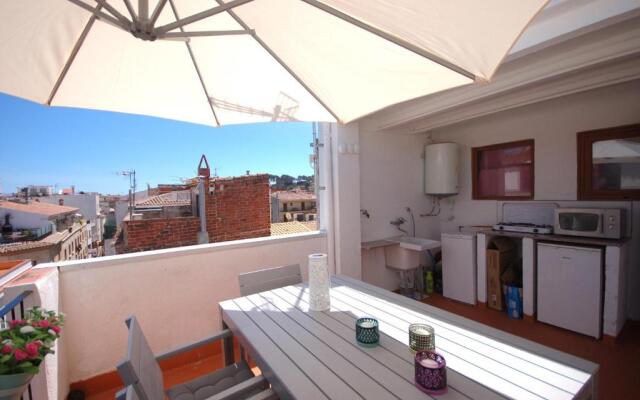 Lets Holidays Centric House with Parking