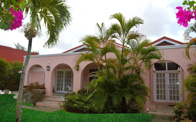 Tuxedo Villas