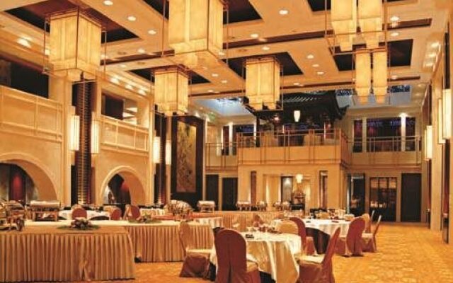 Golden Elephant Golf Hotel