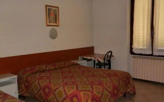 Viottolone Bed and Car