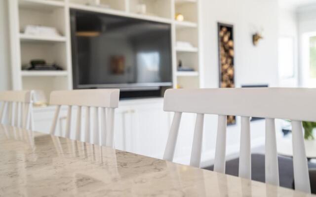 Luxury Two Bedroom Townhouse with views of Aloha Golf Course