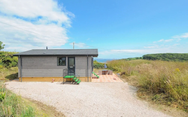 Midway Lodge