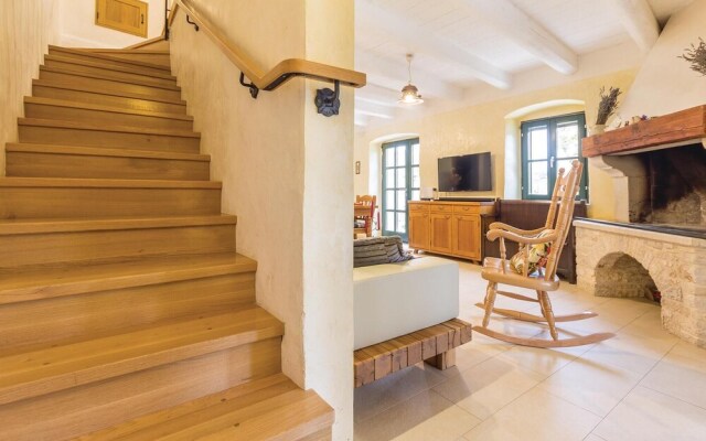 Awesome Home in Sisan With Wifi and 2 Bedrooms