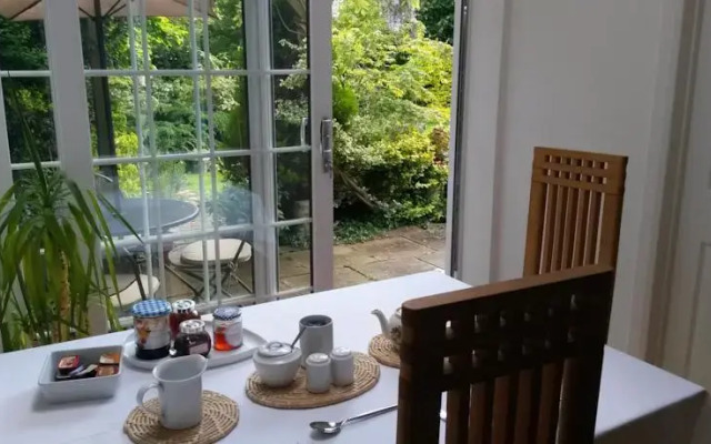Laurel House Bed and Breakfast