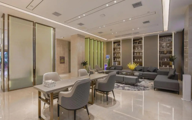 Lavande Hotel Wuhan 2nd Guanggu Road