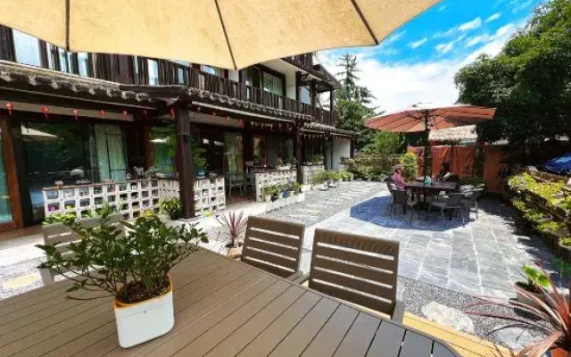 Qinghuan Homestay (Xihu Branch)