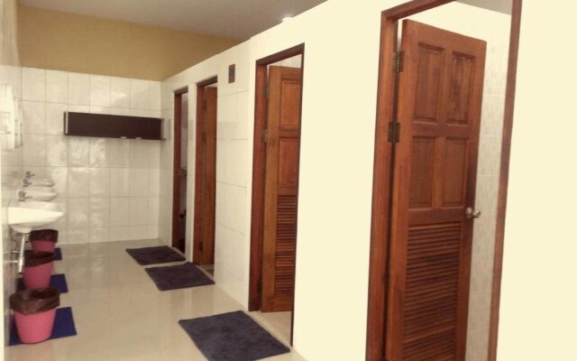 Samui Lakeside Hostel - Adults Only