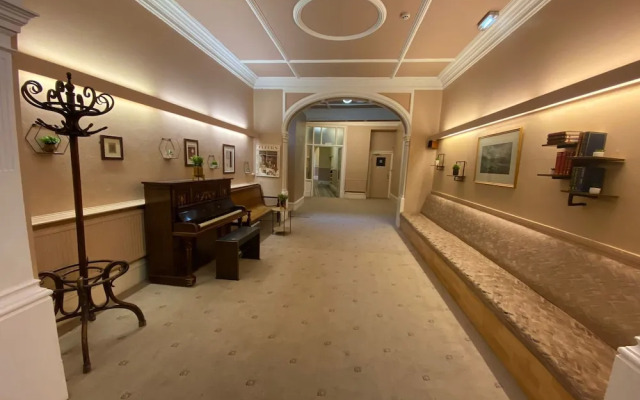 Green Gables Hotel