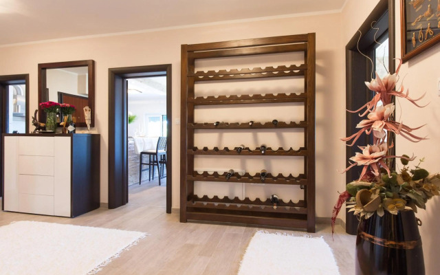 Deluxe Sea View Apartment Mate Balote