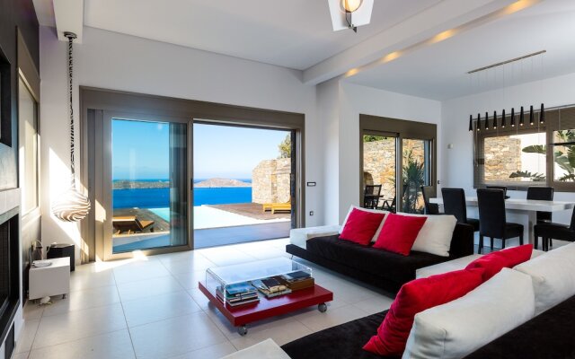 Villa Elounda Black