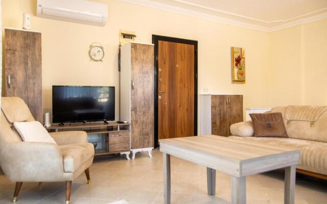 Lovely Flat With Balcony in Cesme Close to Sea