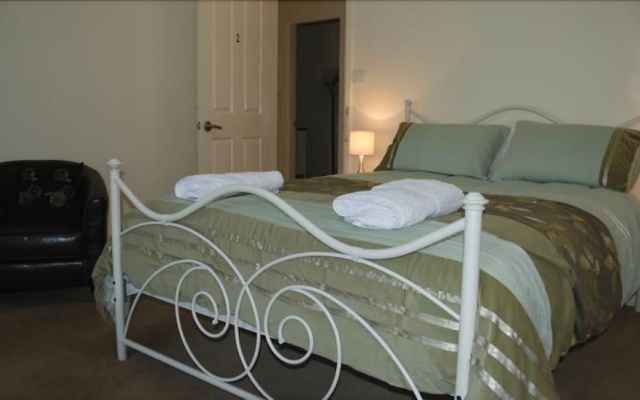 Gloucester on Avon Bed & Breakfast – Guest Rooms – Gloucester