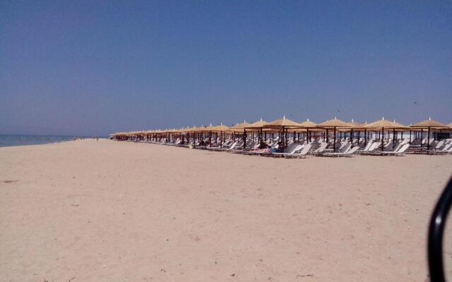 Apartment 60m from sea!