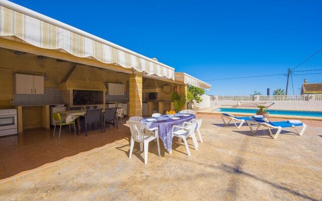 Villa - 4 Bedrooms with Pool and WiFi - 106405