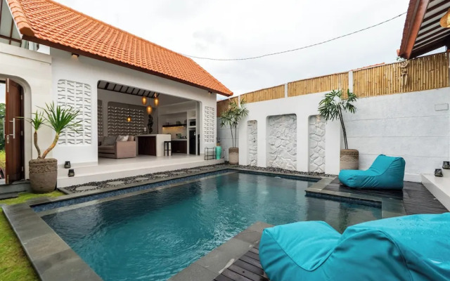 Casa Lova - Luxury 2 BR Villa with Pool