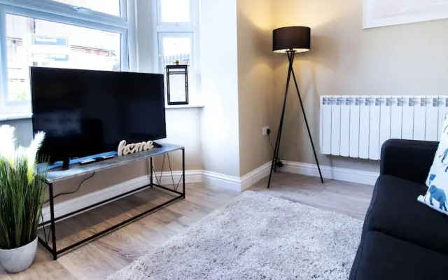 2 Bed 1 Bath Town Center Apartment