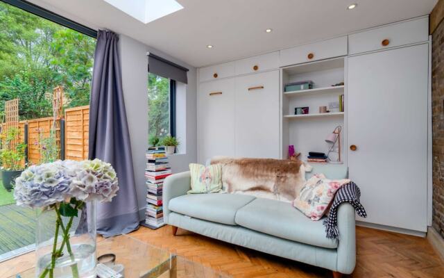 Modern 1BR Home in Trendy Dalston W/terrace