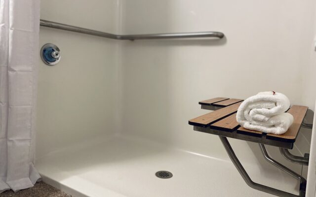 Ramada by Wyndham Windsor Locks