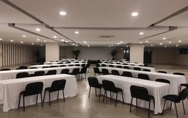 Hotel Sexta Avenida Inn