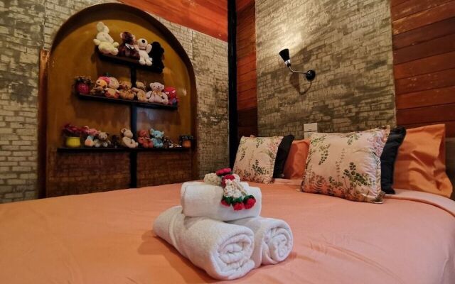Gardenroom Home Stay and Cafe Suvarnabhumi