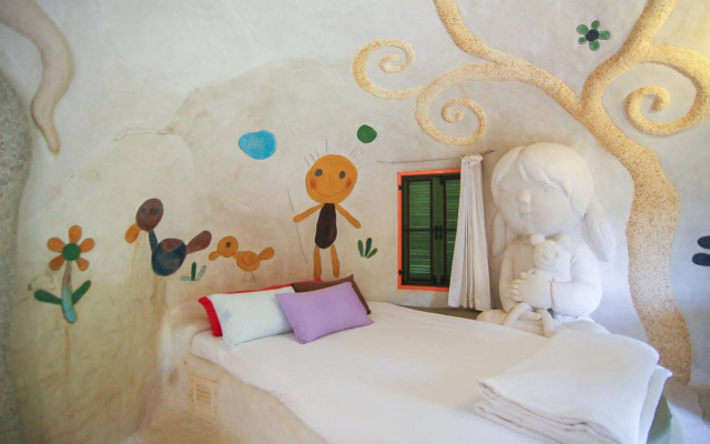 Naidee Sculptured Huts