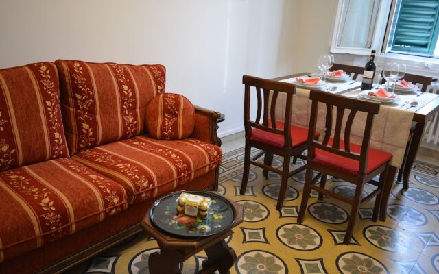 Colonna Apartment with Terrace