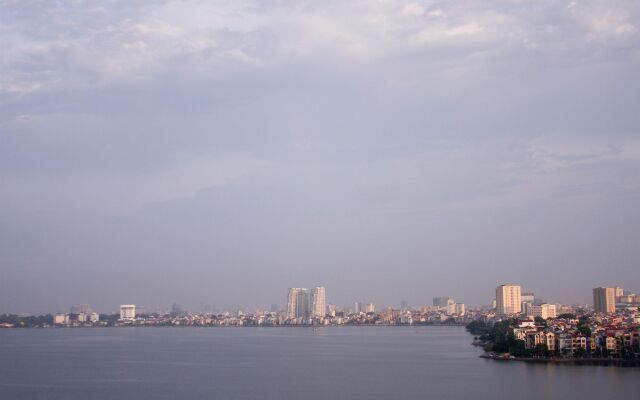 Sunset Westlake Hanoi Hotel