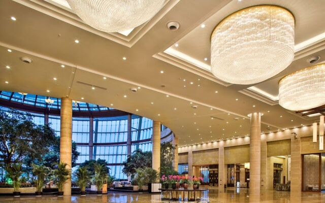 Intercontinental Sancha Lake
