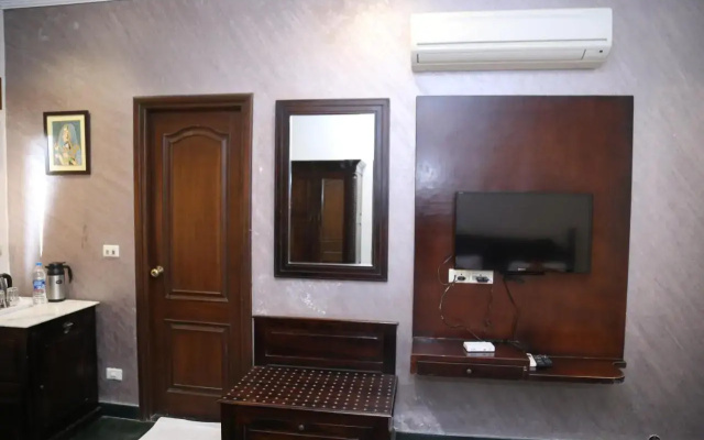 H n M The Boutique Hotel