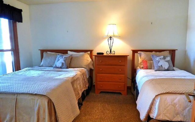 Lift Tickets Ground Floor in Mtn Village, Wifi, Fireplace, Hot Tubs