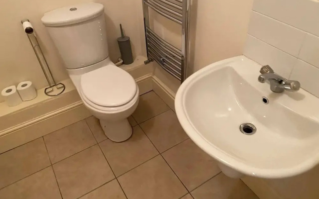 Modern Apt 3 Bedrooms Near Dundrum