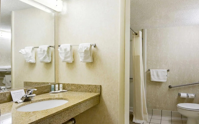 Clarion Inn Harpers Ferry - Charles Town