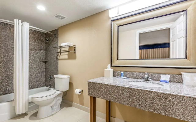 Rodeway Inn & Suites