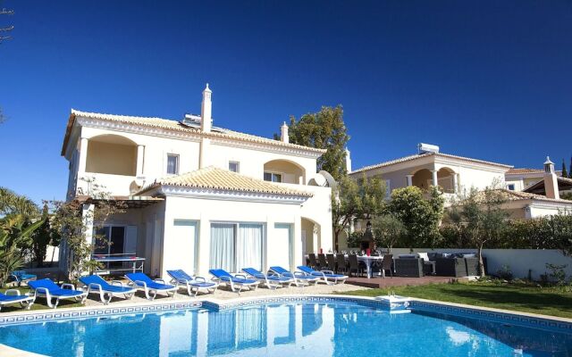 Outstanding Villa Very Well Located Near The Beach