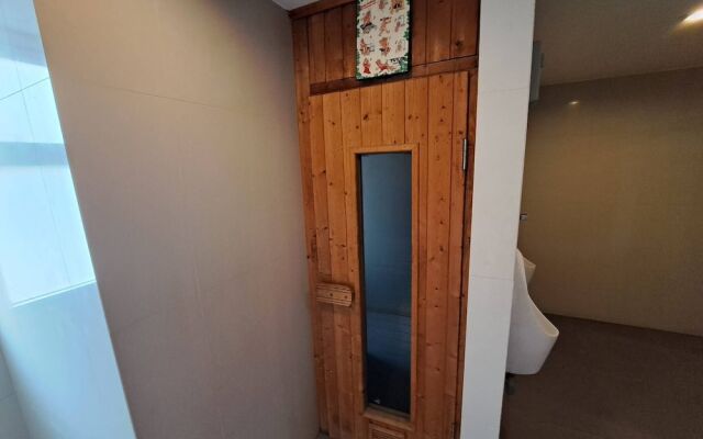 5c-short-term Rental Allowed-2brs Downtown Bangkok