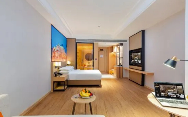 Vienna International Hotel (Shenzhen Baolong Metro Station)