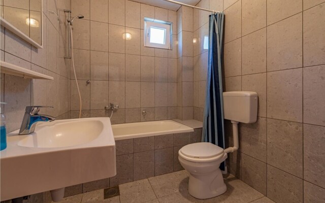 Amazing Apartment in Privlaka With Wifi