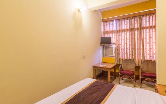 OYO 5332 Hotel Parnil Palace 1