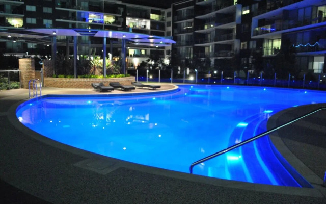 Luxury 1 Bedroom Top Floor Apartment With Balcony