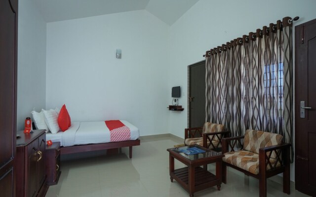 OYO 16158 Firdows Homes Adimali