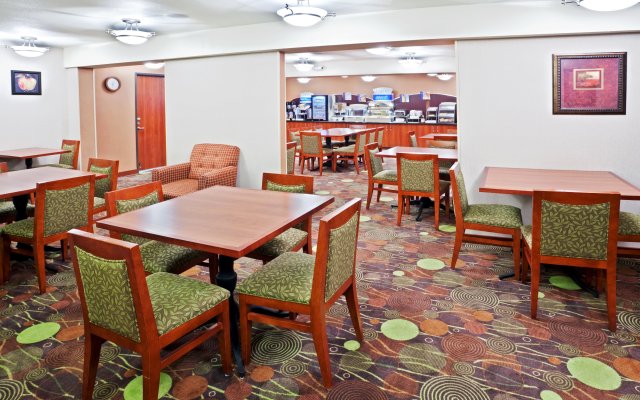Holiday Inn Express Portland South-Lake Oswego by IHG