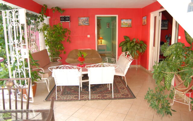 PinkHibiscus Guest House