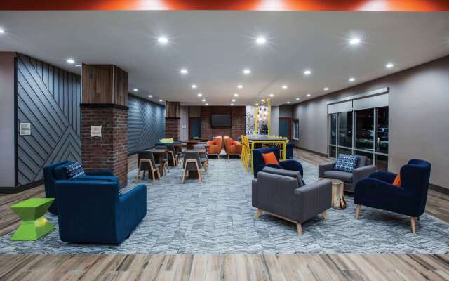 La Quinta Inn & Suites by Wyndham Owasso