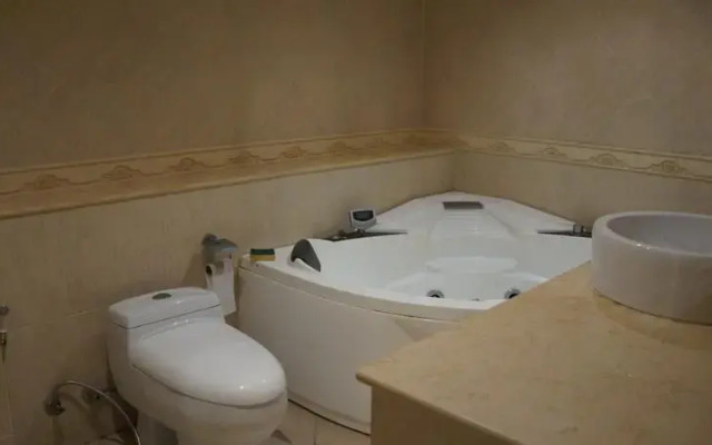 Pratumnak Executive Apartment