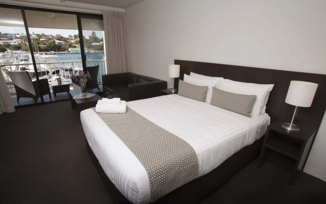 Pier 21 Riverside Apartment Hotel