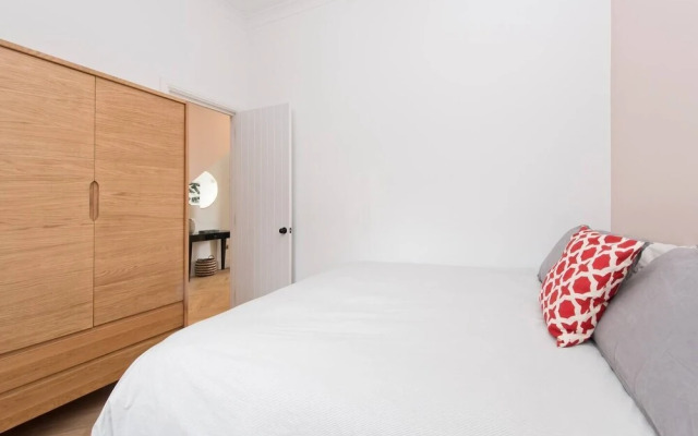 Modern, Chic 1-bed in Notting Hill