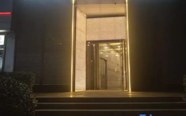 Weiting R Hotel (Nanjing Road Pedestrian Street People's Square Station) – Exterior – Shanghai