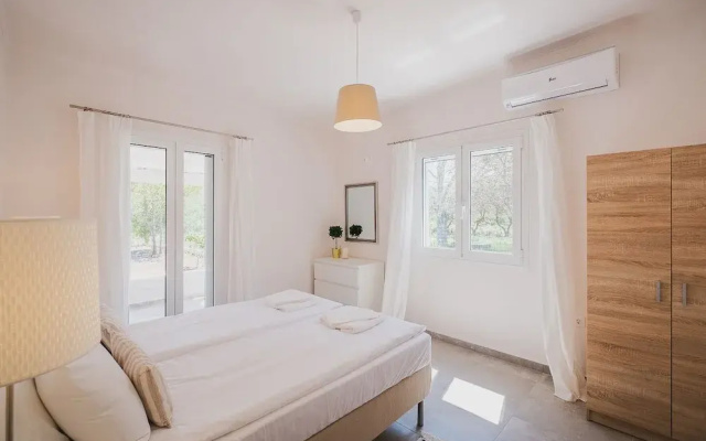 Large Private Villa Splendid Terraces & Views