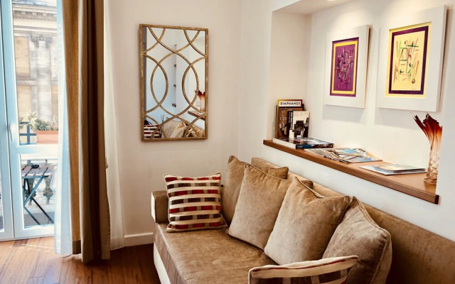 900 Piazza del Popolo