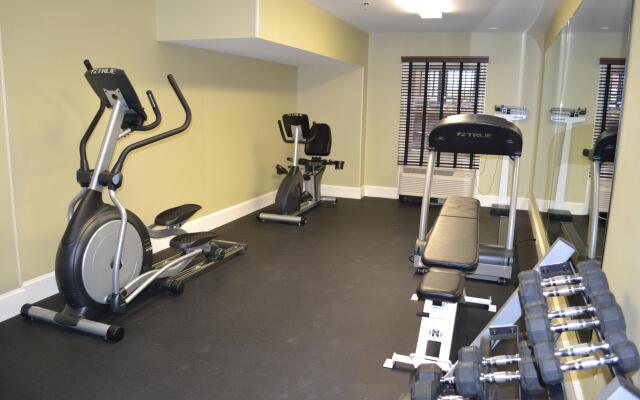 Holiday Inn Express & Suites Merrimack